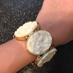 Iridescent druzy stretch bracelet